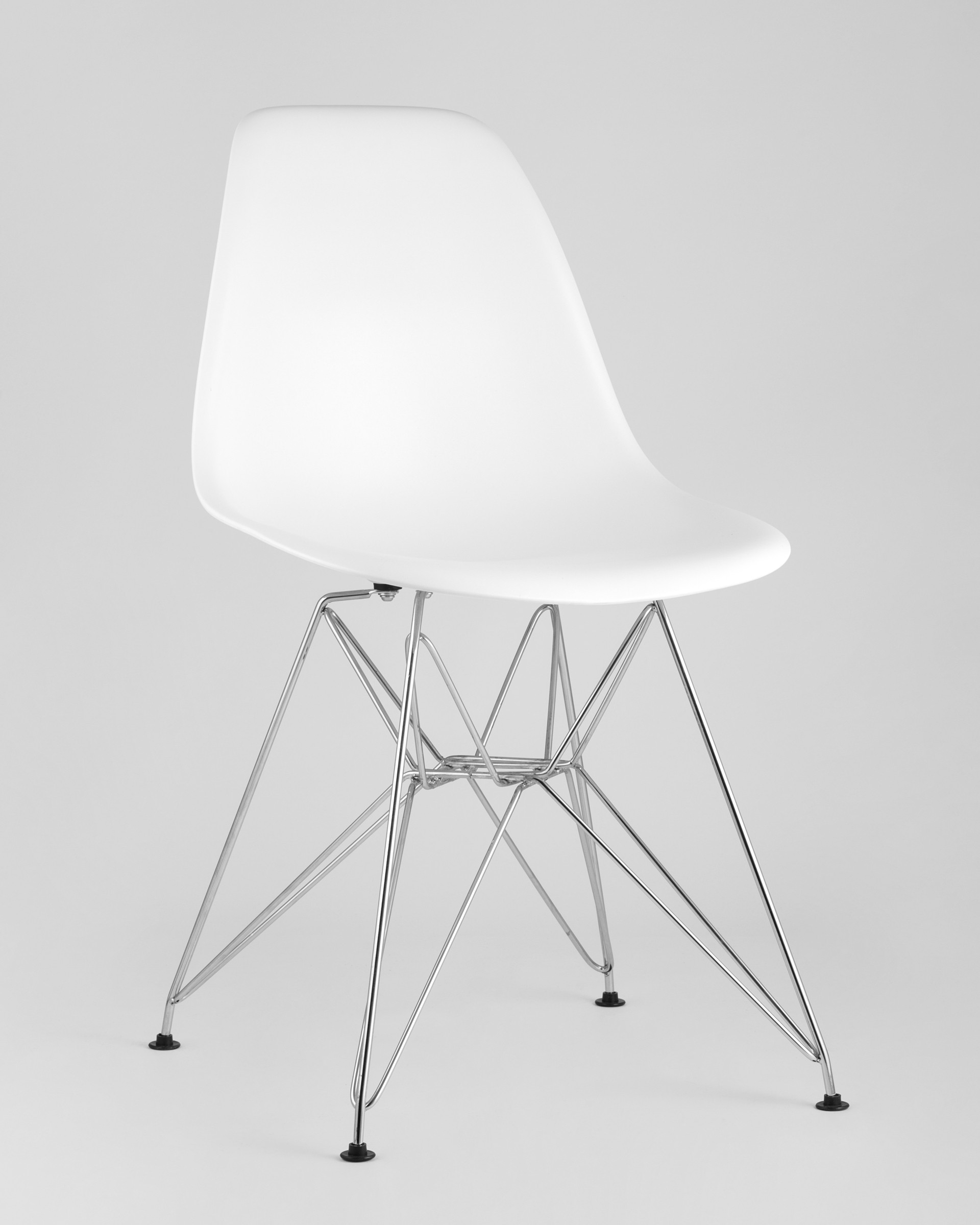 1-eames-dsr-belyj