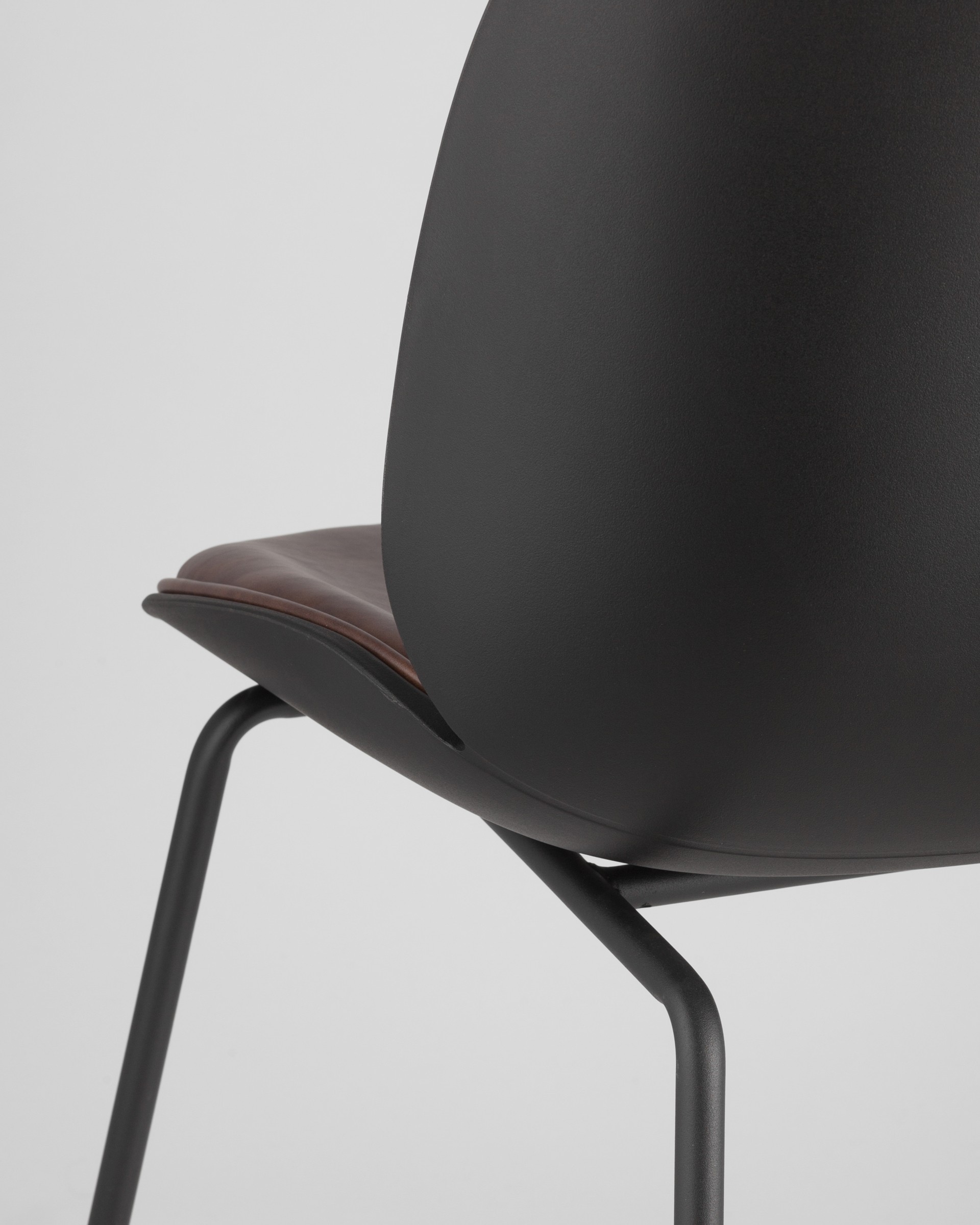 Stul_Beetle_PU_korichnevyj__2__nu52-p6