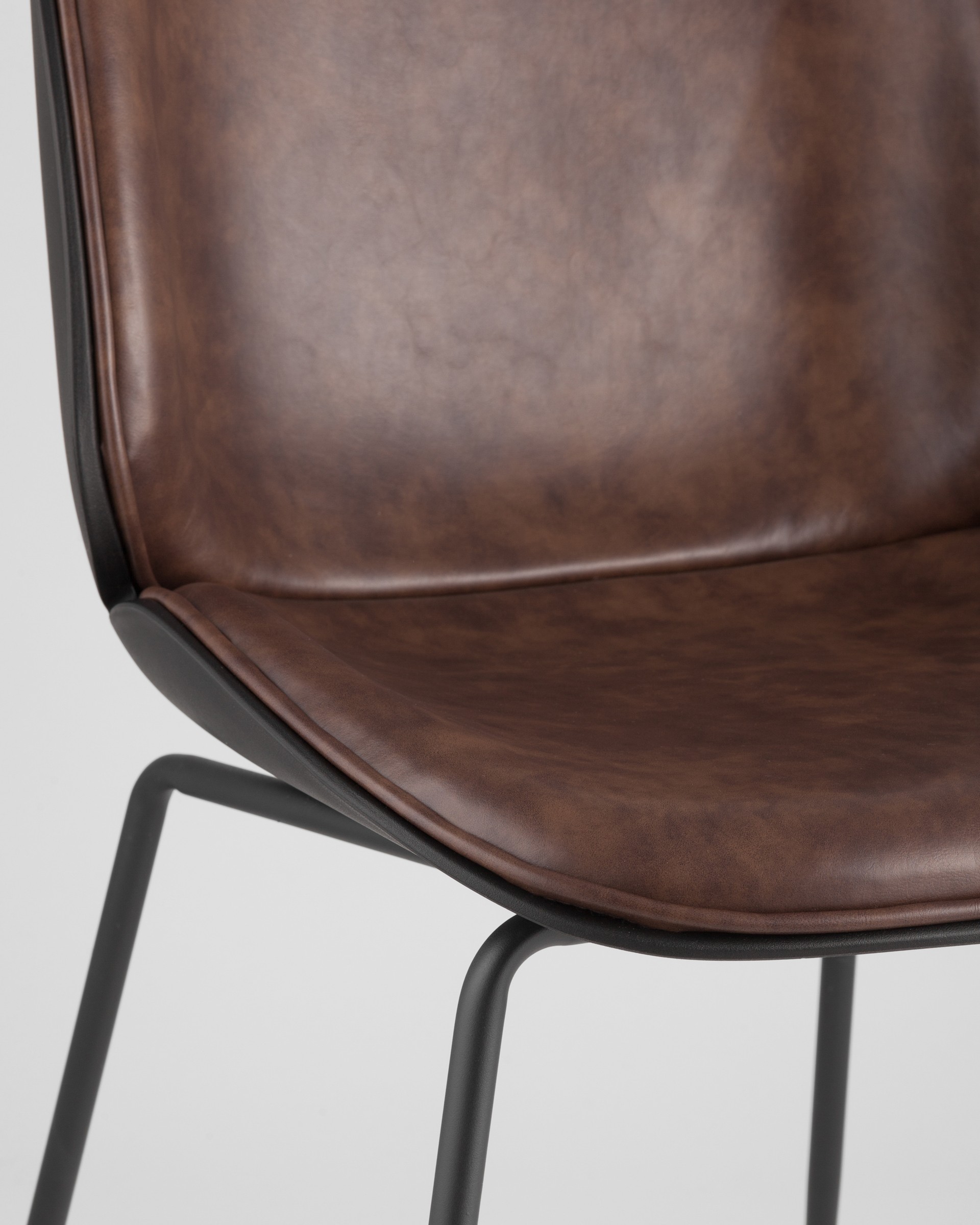 Stul_Beetle_PU_korichnevyj__2__nu52-p6