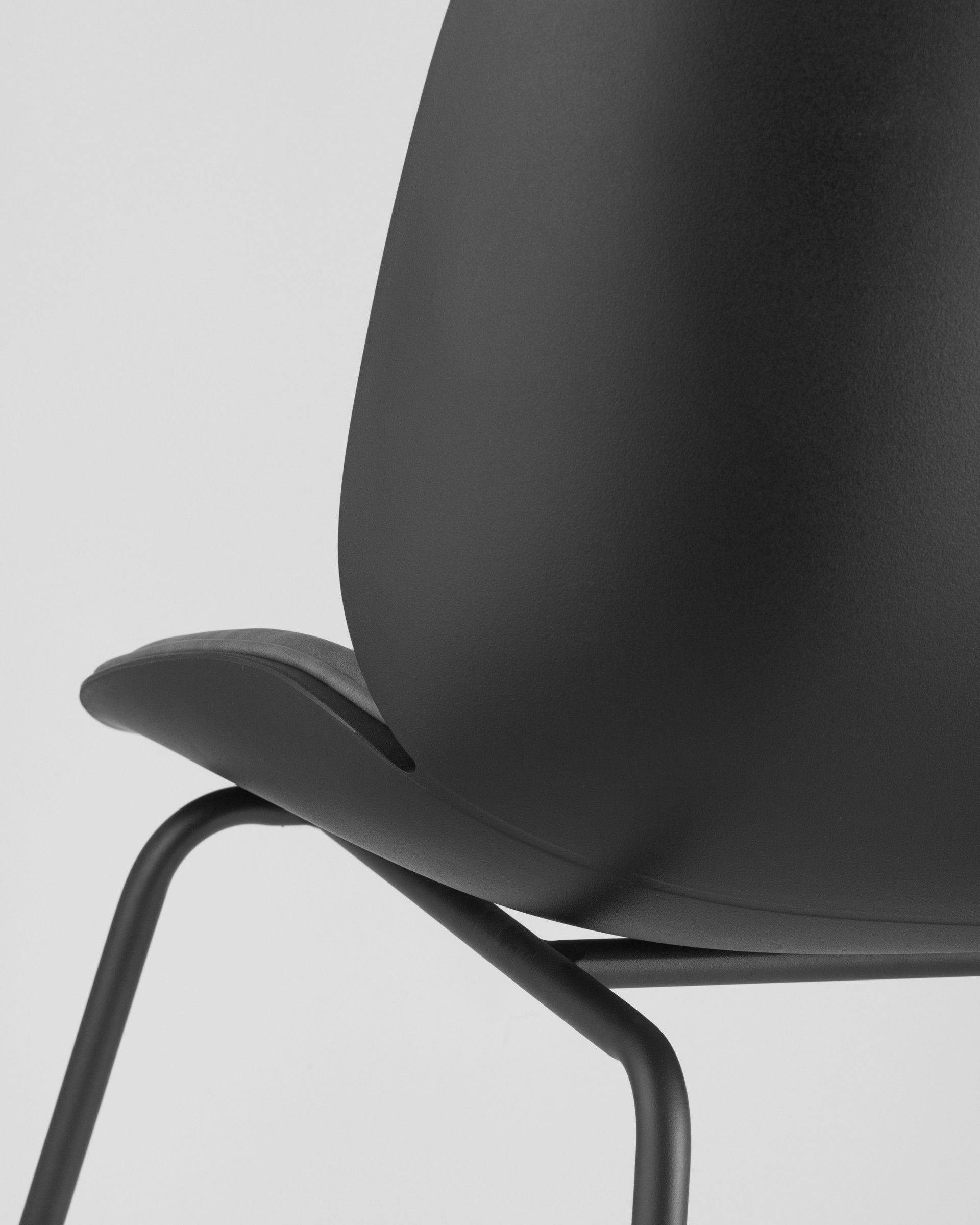 Stul_Beetle_PU_seryj__8_