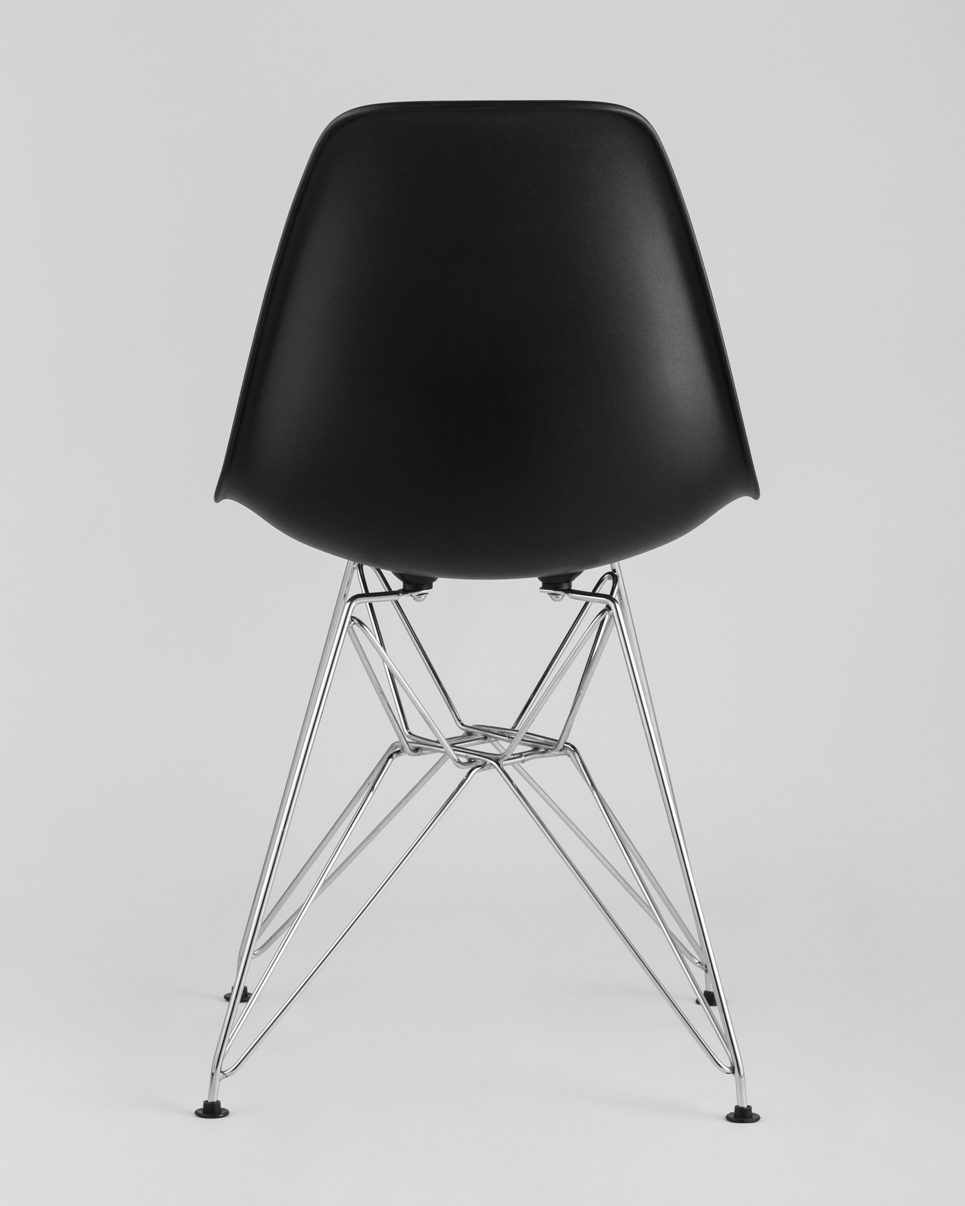 Stul_Eames_DSR_chernyj__2_