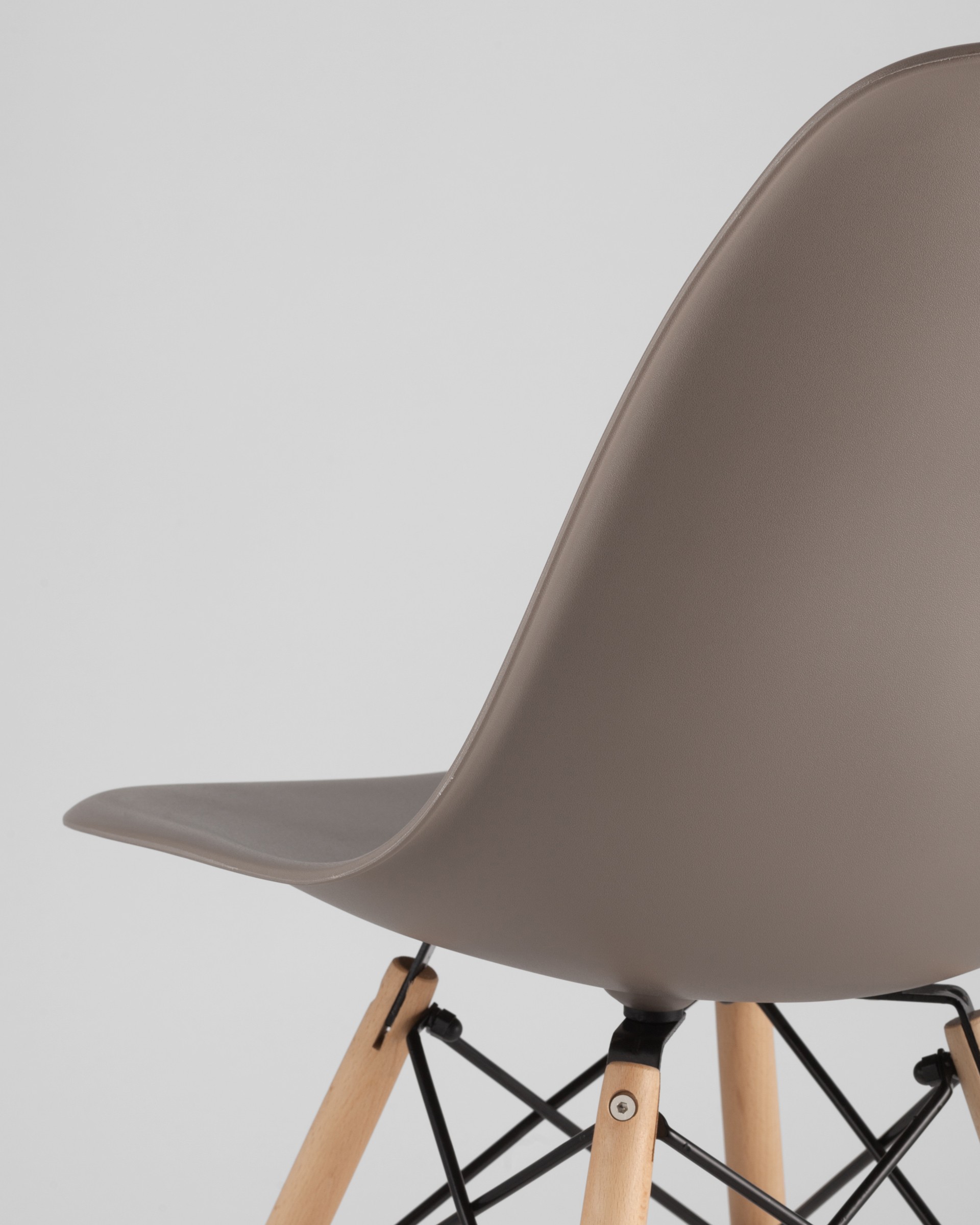 Stul_Eames_DSW_temno-seryj__2__Gray